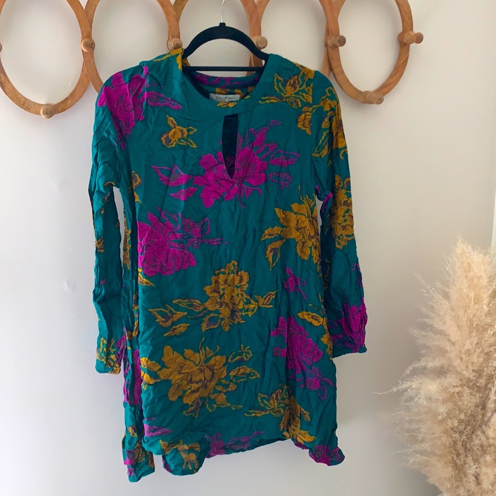 World market forest green flowy shirt
